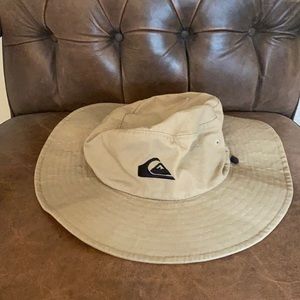 Quicksilver bucket hat